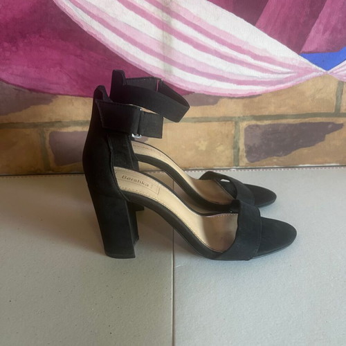 Bershka Y2K black suede high-heeled sandals like new, size 36