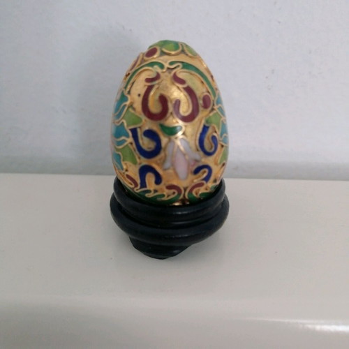 Cloisonné egg like new decorative with brass and enamel