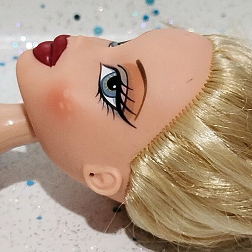Bratz dolls used, lot of 3 damaged for restoration projects