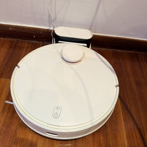 Xiaomi Mi Robot Vacuum-Mop 2S robotic vacuum and mop with charging base