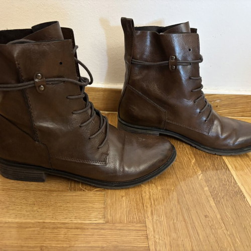 Leather ankle boots size 38 like new, brown