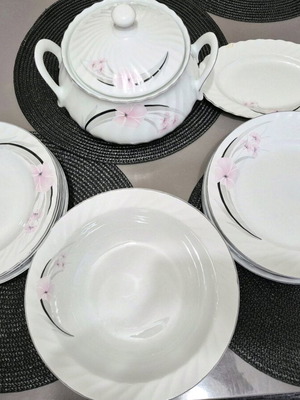 Порцеланов сервиз за хранене нов, завод Китка, комплект с 13 части