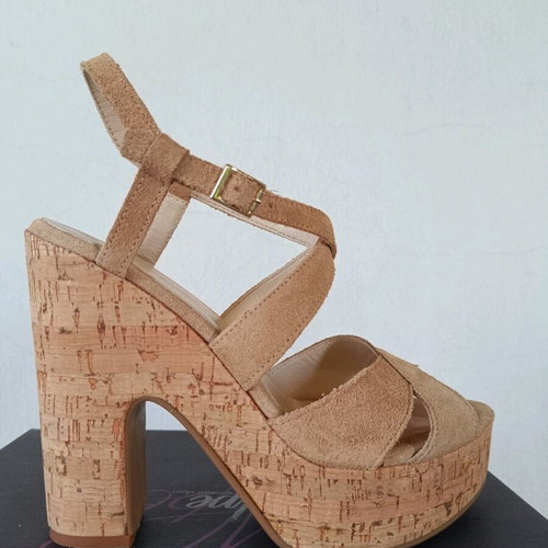 Alpe beige heels like new with thick heel and cork platform