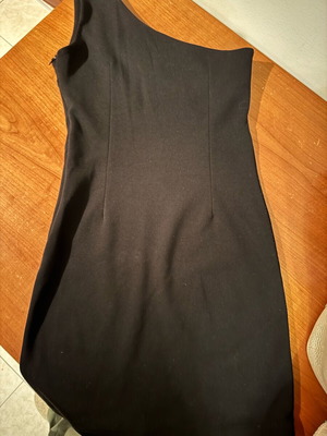 Dress fitted black like new, size M
