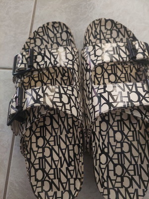Armani Exchange slippers size 40, almost new, black and white