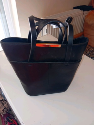 Zara кожена чанта нова и неизползвана, черна