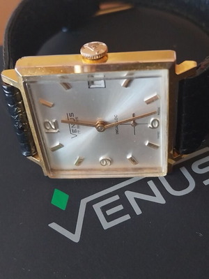Venus vintage wristwatch 1970s like new, white dial