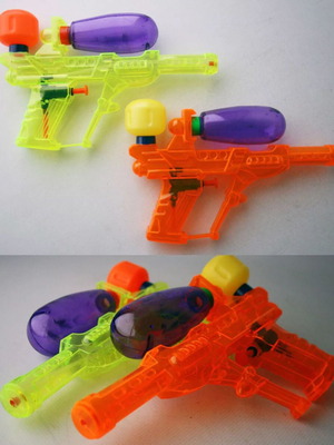 Old water guns 22cm from 1990s, set of 2