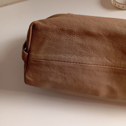 Red Valentino Garavani leather shoulder bag like new, beige, 28x17 cm