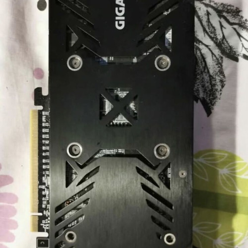 GeForce CTX 960 Gigabyte graphics card like new, 4GB