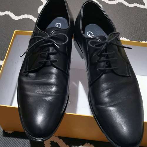 GK Uomo men's shoes scarponi like new, size 42, black