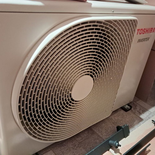 Toshiba RAS-B13J2FVG-E Floor Air Conditioner A++