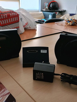 Apple PowerCD μεταχειρισμένο, σετ 2 τεμαχίων με βάση και τροφοδοτικό