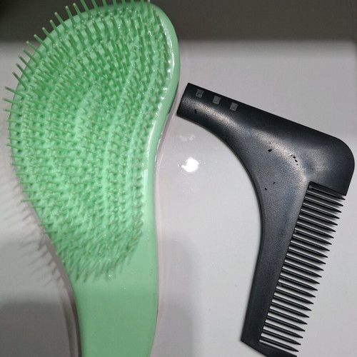 Comb set like new, 2 pieces including beard styling comb