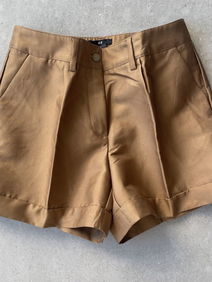 Women's shorts like new, size 38, brown, H&M