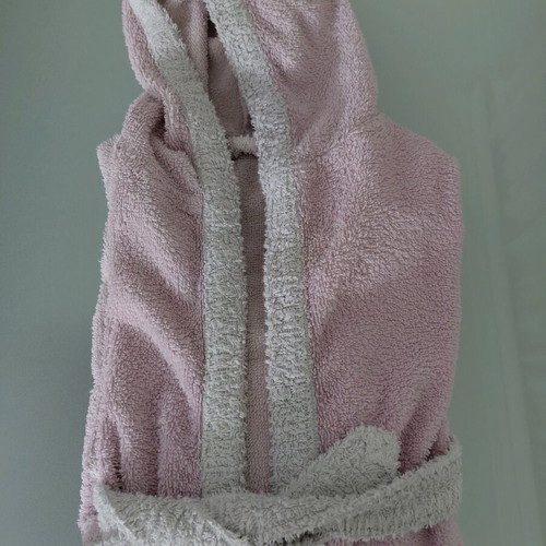 Children's bathrobe used, pink with white details