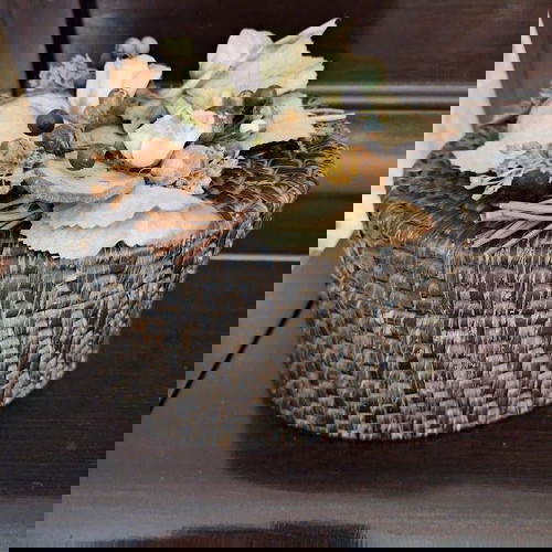 Καλάθι αποθήκευσης σαν καινούργιο με διάκοσμο σε πράσινο οβάλ σχήμα