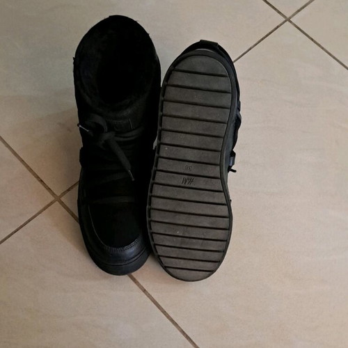 H&M Women's Snow Boots Size 38 Like New, Black