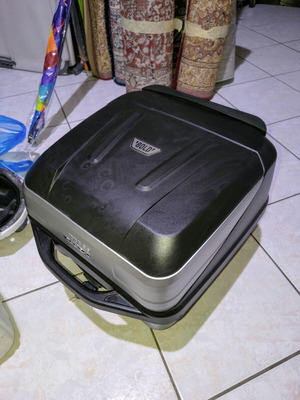 Givi Bold 32L Monolock top case with inner lining