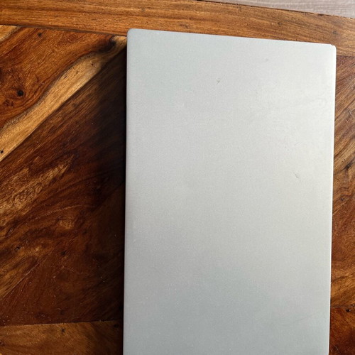 Lenovo laptop like new with small dent, 15.6", Intel Core i5, 16GB, 500GB HDD
