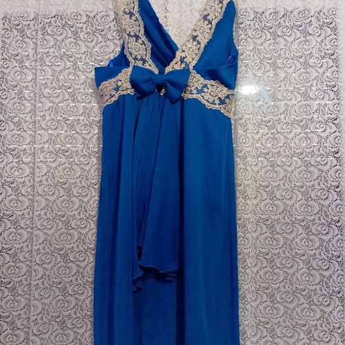 Le Vertige blue dress like new with small snag size M