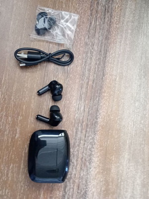 Wireless earbuds new, never used