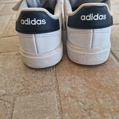 Adidas children's sneakers size 31 like new, white
