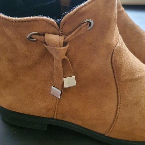 Suede ankle boots used, size 36, camel color