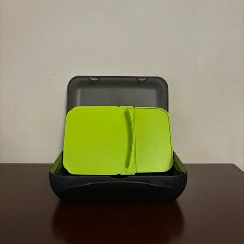 Tupperware lunch container with divider new