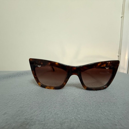 Ojo sunglasses like new