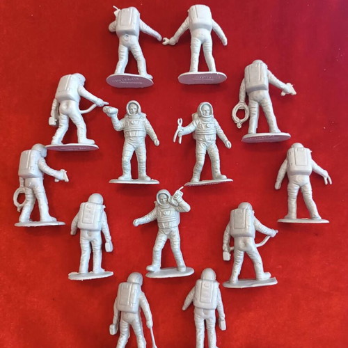 Astronaut figures set of 13 detailed miniatures, new