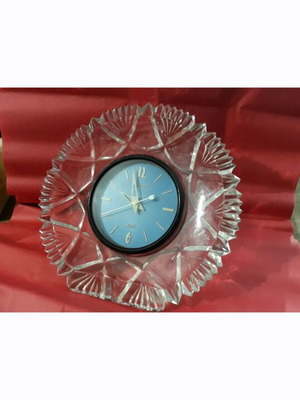 Crystal table clock