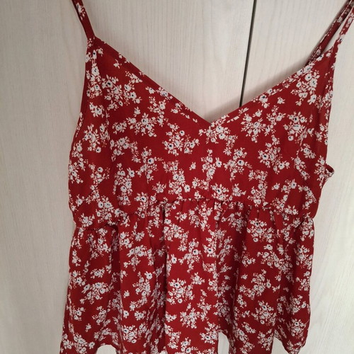 Blouse with adjustable straps large, in good condition