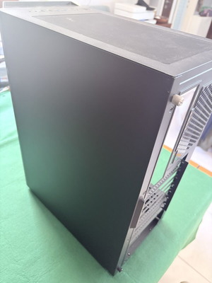 PC case midi tower with glass side panel