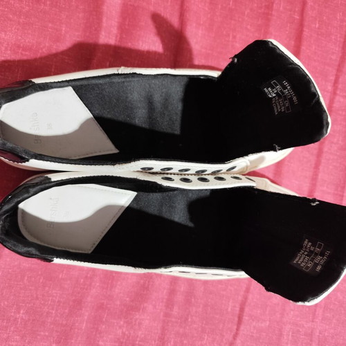 Bershka leather women's sneakers used, size 38, white without laces