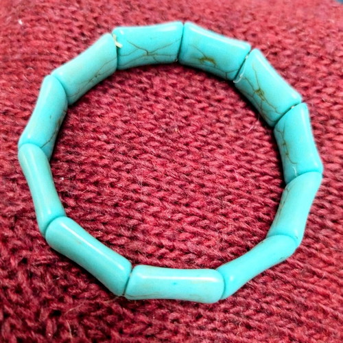 Howlite stone bracelet turquoise color like new
