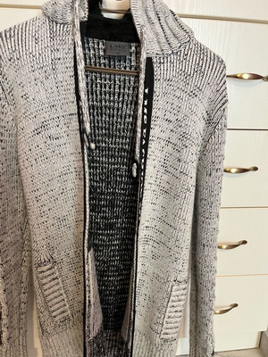 Knitted outerwear size M like new, gray