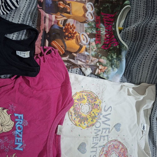 Girls' clothing set like new, 11 pieces for ages 3-4