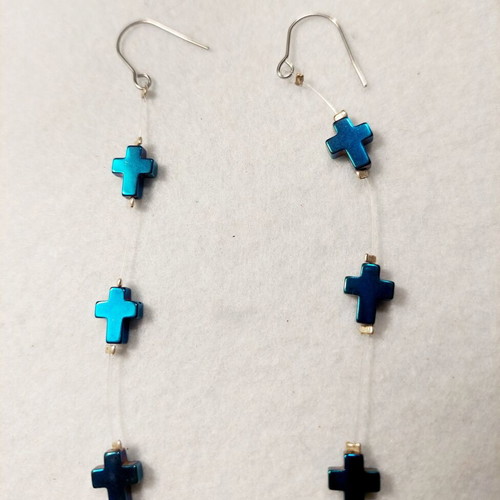 Long earrings blue iridescent, like new, hypoallergenic hooks