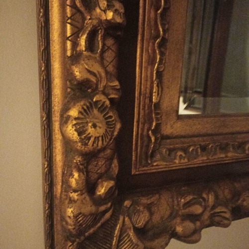 Bijouterie mirror used with wooden frame gold color