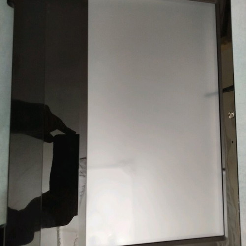 Computer screen like new, needs hard drive and memory