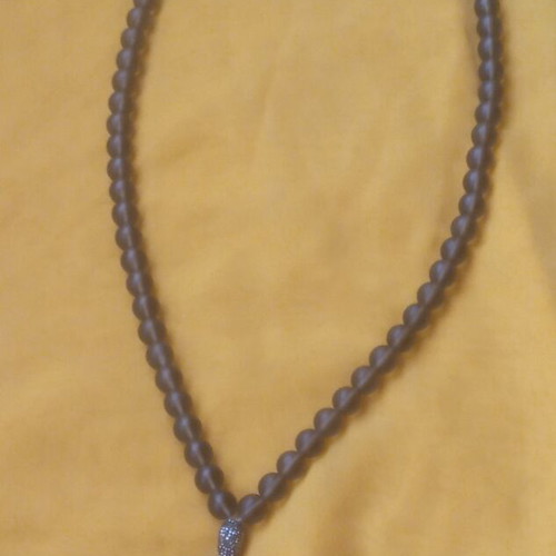 Vintage carnelian agate necklace with pendant and frosted beads