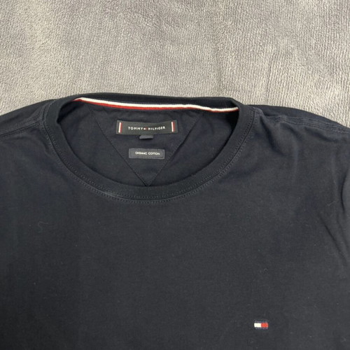 Tommy Hilfiger black T-shirt, size M