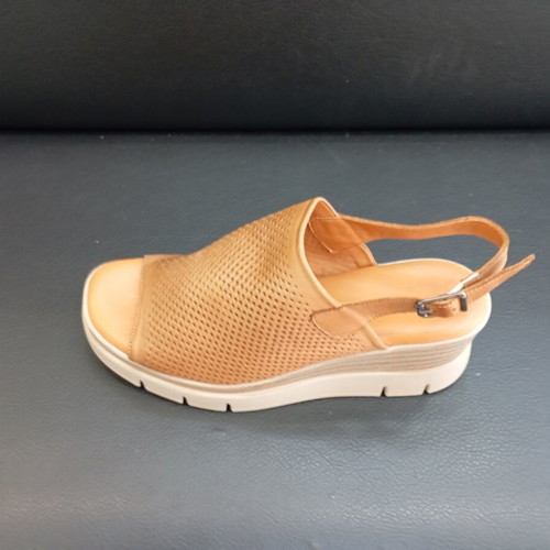 Leather platform sandals, new, size 37, brown