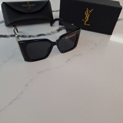 YSL Sunglasses like new, black with case