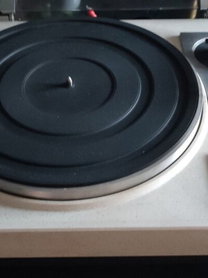 Kenwood KD-2055 turntable, vintage 70's model