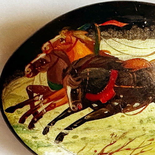 Vintage Fedoskino brooch used, handmade 90s miniature