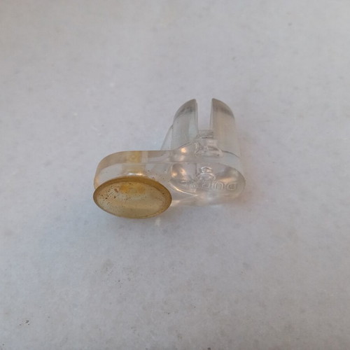 Plastic supports for glass shelves, new, pack of 75 with suction cups