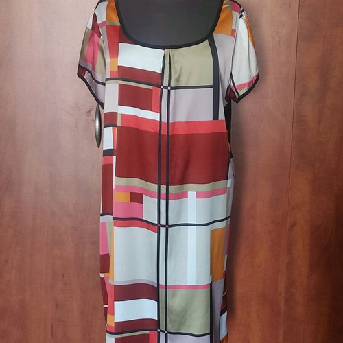 Yessica dress with geometric pattern like new
