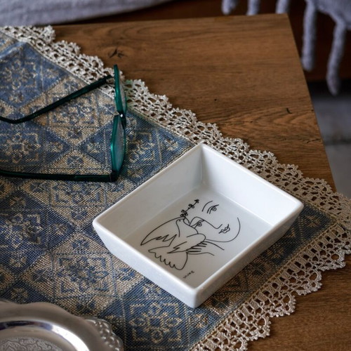 Pablo Picasso decorative porcelain plate like new